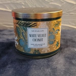 NWT BBW White Velvet Coconut Candle